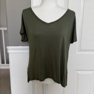 Agnes USA Olive Green Short Sleeve V - Neck Top - Size Medium